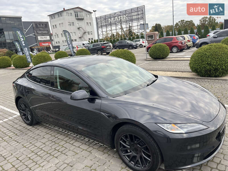 Седан Tesla Model 3 2024 в Львові
