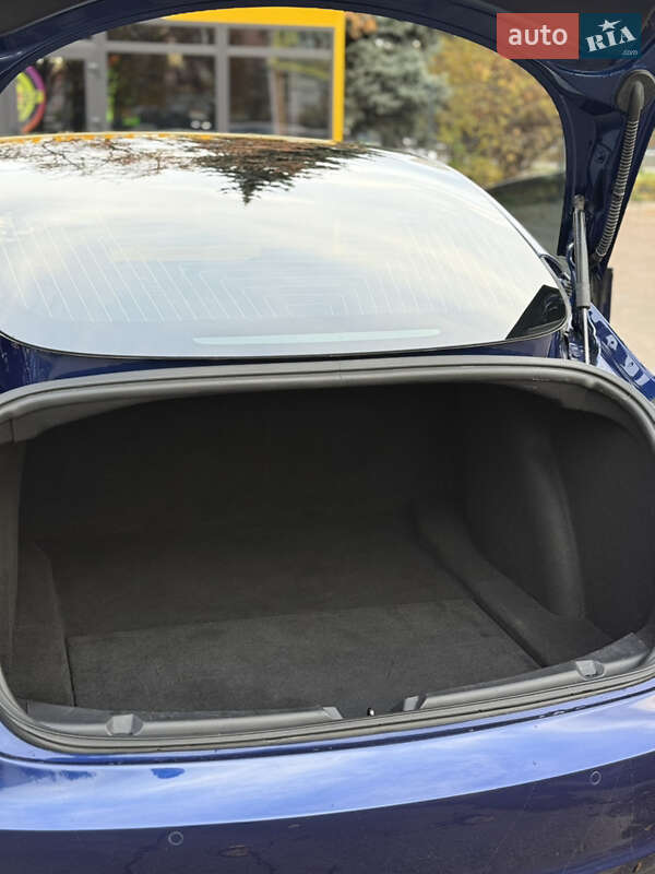 Седан Tesla Model 3 2019 в Киеве