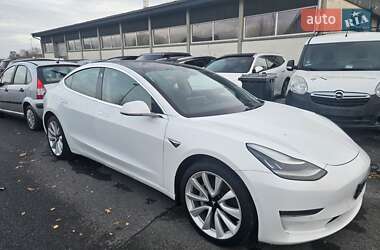 Седан Tesla Model 3 2020 в Житомирі