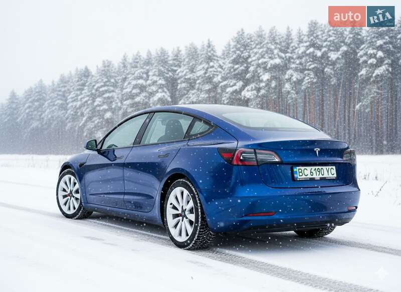 Седан Tesla Model 3 2022 в Львові