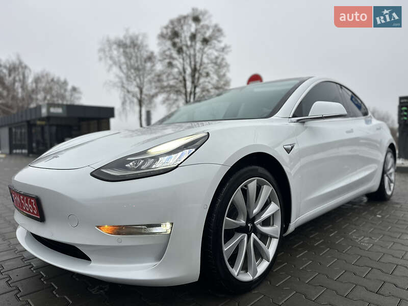 Седан Tesla Model 3 2018 в Владимире