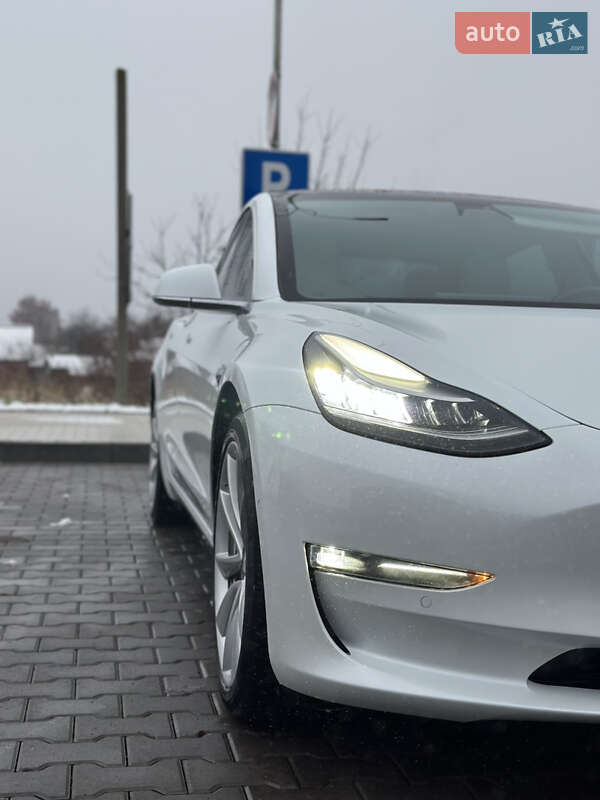 Седан Tesla Model 3 2018 в Владимире