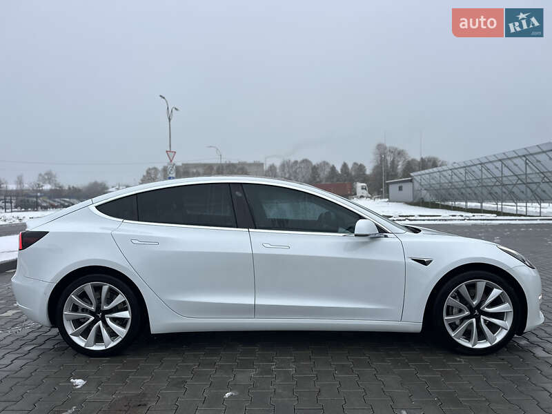 Седан Tesla Model 3 2018 в Владимире