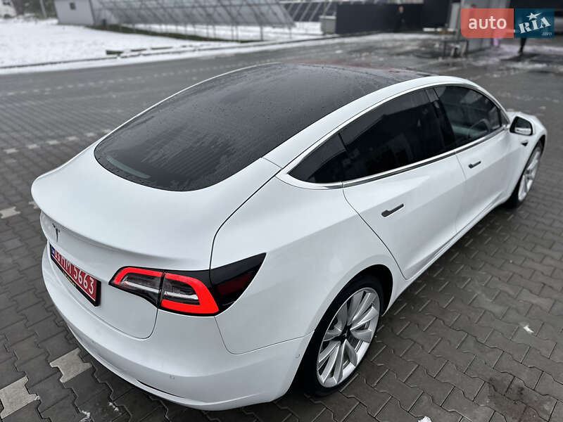 Седан Tesla Model 3 2018 в Владимире