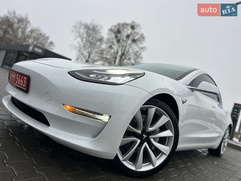 Седан Tesla Model 3 2018 в Владимире