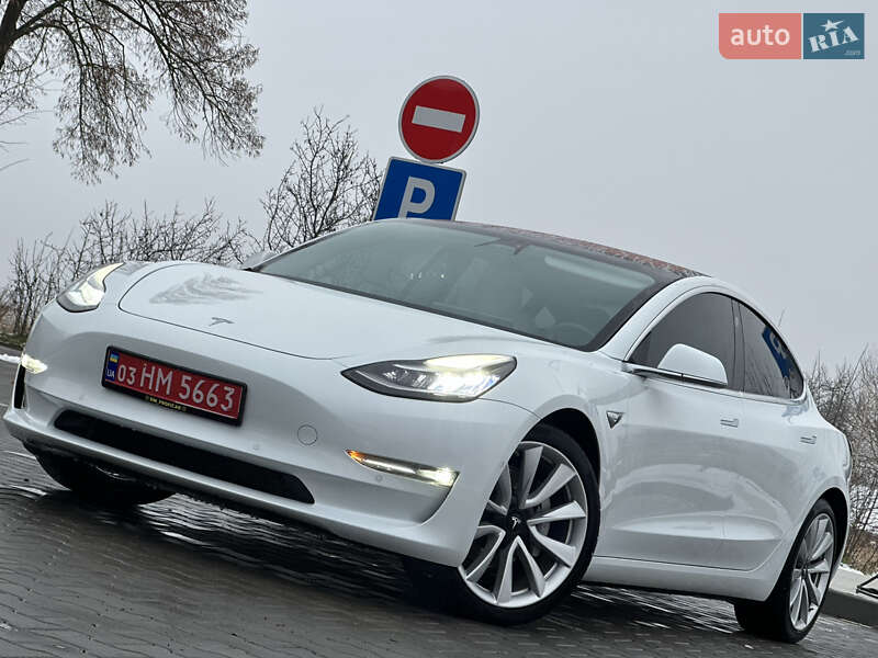 Седан Tesla Model 3 2018 в Владимире