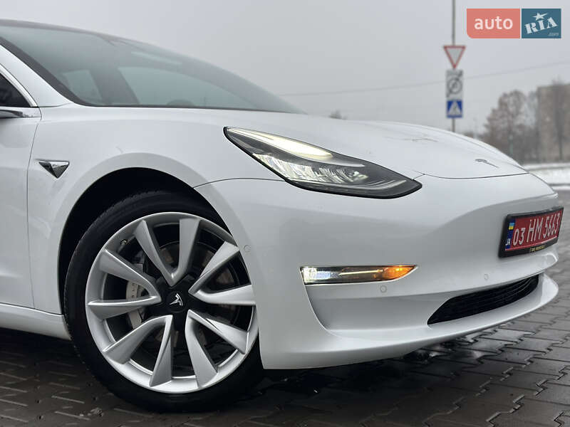 Седан Tesla Model 3 2018 в Владимире