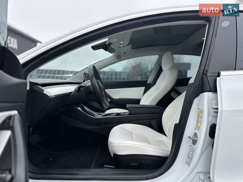 Седан Tesla Model 3 2018 в Владимире