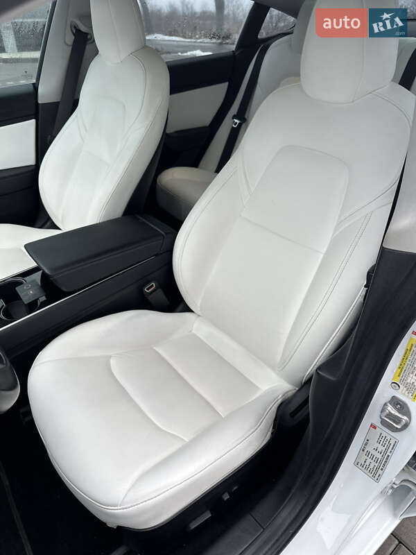 Седан Tesla Model 3 2018 в Владимире