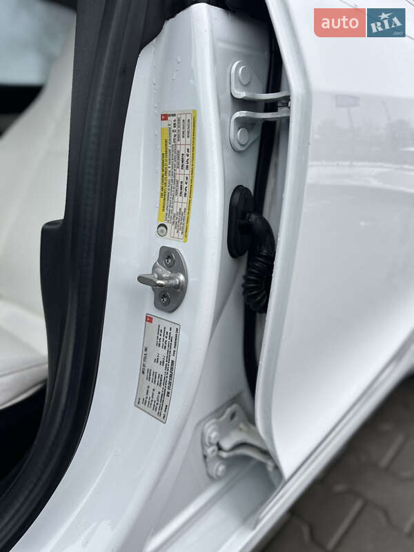 Седан Tesla Model 3 2018 в Владимире