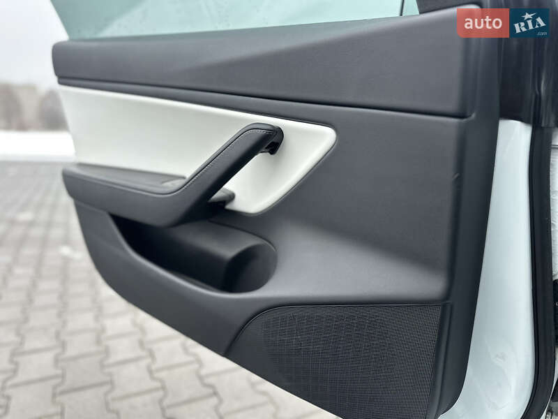 Седан Tesla Model 3 2018 в Владимире