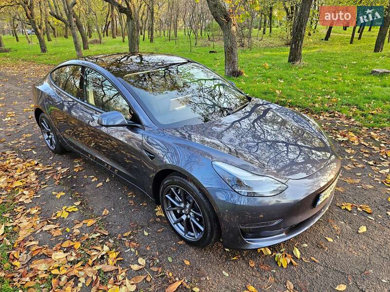 Седан Tesla Model 3 2023 в Одесі