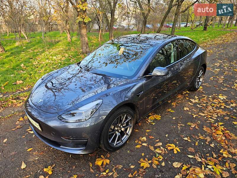 Седан Tesla Model 3 2023 в Одесі