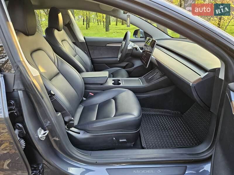 Седан Tesla Model 3 2023 в Одесі