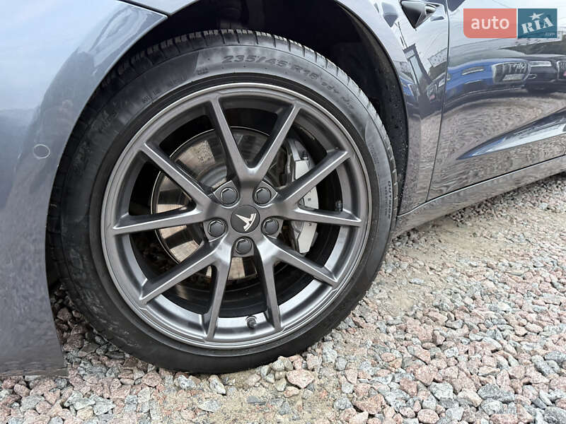 Седан Tesla Model 3 2021 в Полтаві