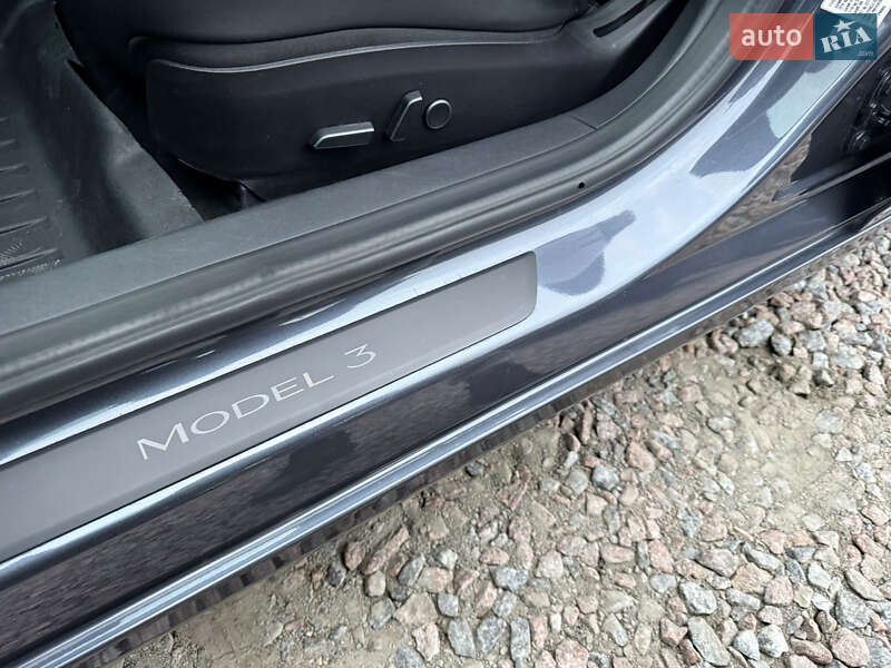 Седан Tesla Model 3 2021 в Полтаві