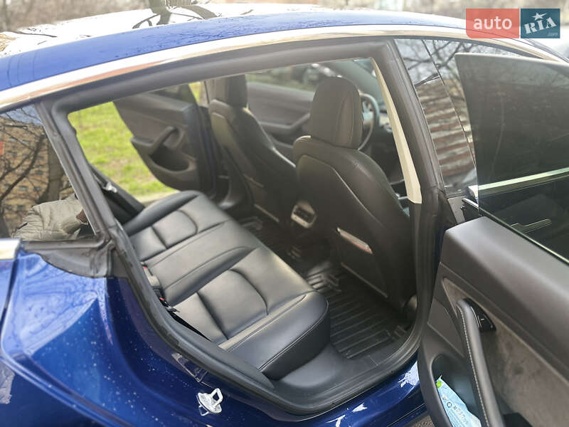 Седан Tesla Model 3 2019 в Полтаве