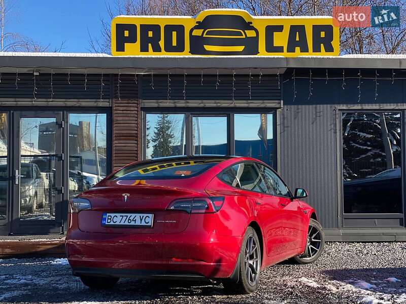 Седан Tesla Model 3 2021 в Львові