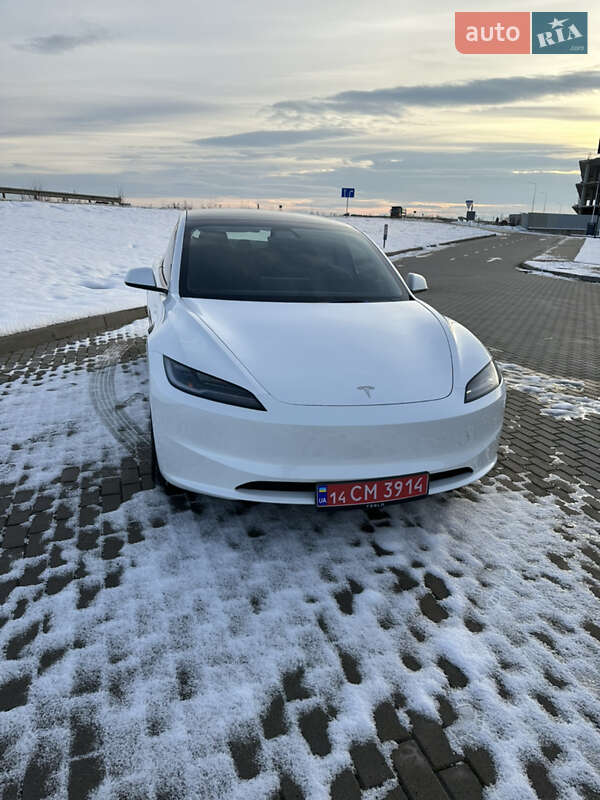 Седан Tesla Model 3 2024 в Львові