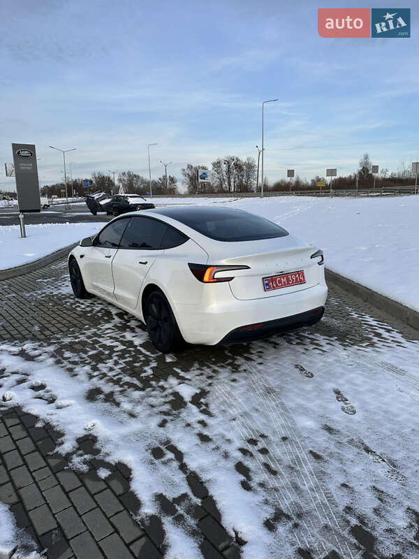 Седан Tesla Model 3 2024 в Львові