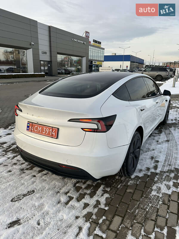 Седан Tesla Model 3 2024 в Львові