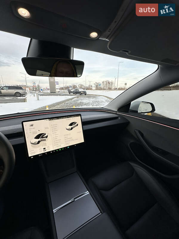 Седан Tesla Model 3 2024 в Львові