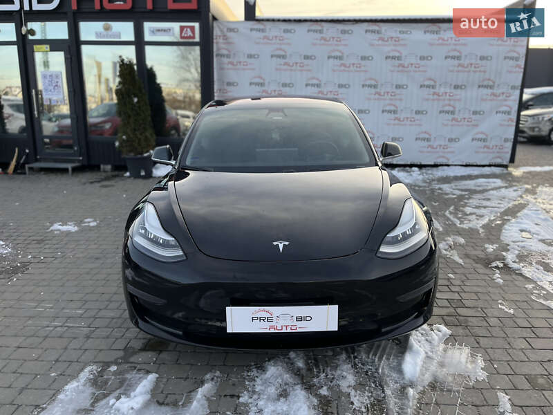 Седан Tesla Model 3 2019 в Львове