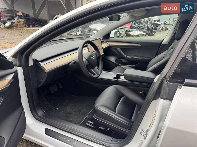 Седан Tesla Model 3 2022 в Ровно