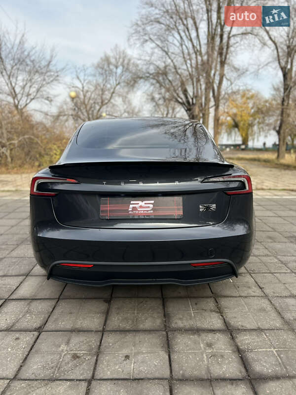 Седан Tesla Model 3 2024 в Запоріжжі