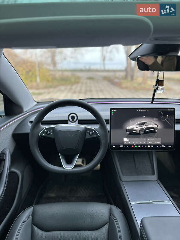Седан Tesla Model 3 2024 в Запоріжжі