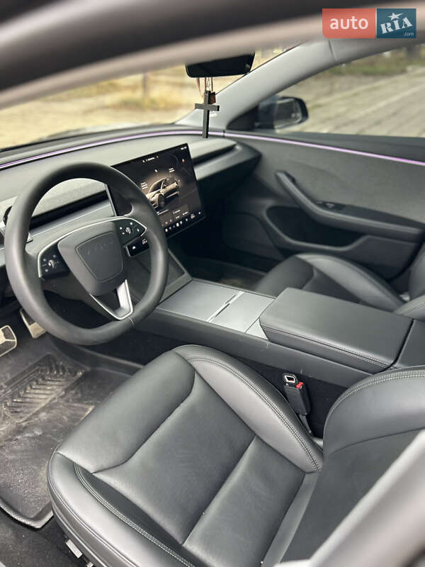 Седан Tesla Model 3 2024 в Запоріжжі