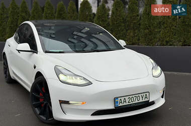 Седан Tesla Model 3 2021 в Киеве