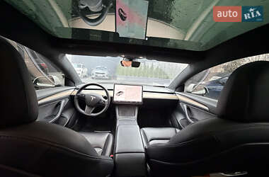 Седан Tesla Model 3 2021 в Киеве