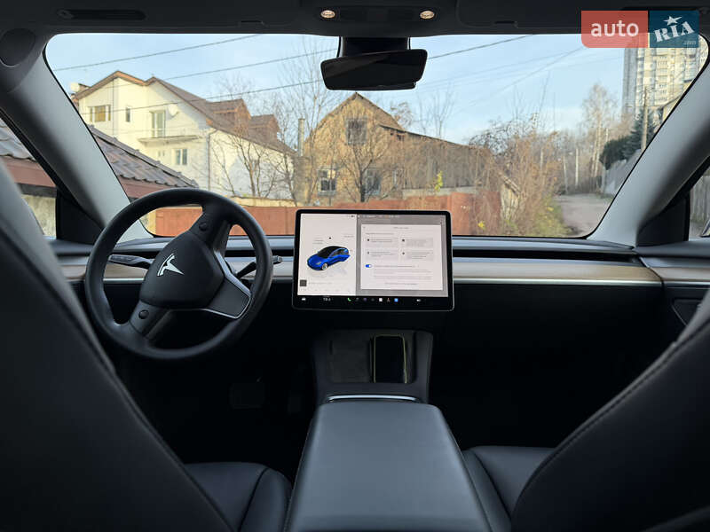 Седан Tesla Model 3 2022 в Киеве