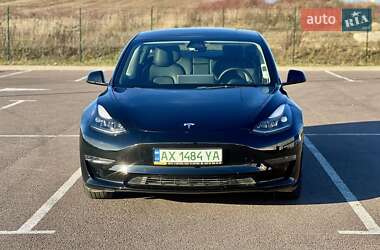 Седан Tesla Model 3 2022 в Ровно