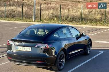 Седан Tesla Model 3 2022 в Ровно