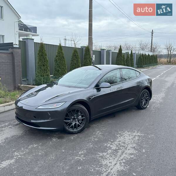 Седан Tesla Model 3 2025 в Києві