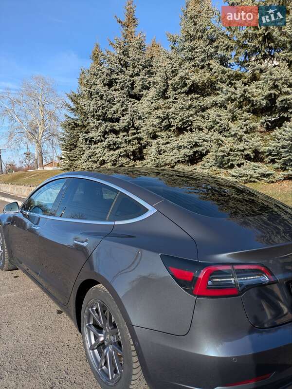 Седан Tesla Model 3 2019 в Полтаві