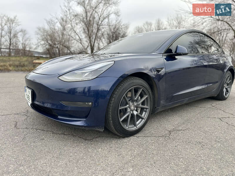 Седан Tesla Model 3 2022 в Дніпрі