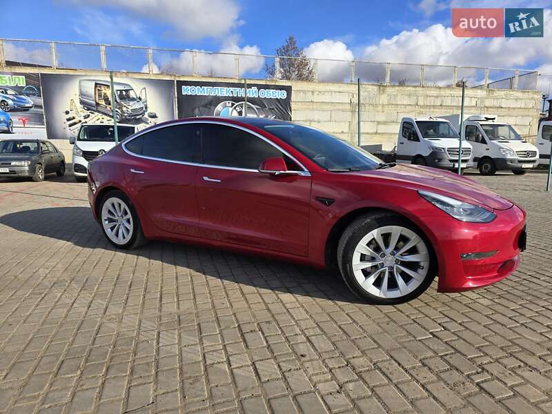 Седан Tesla Model 3 2020 в Одесі