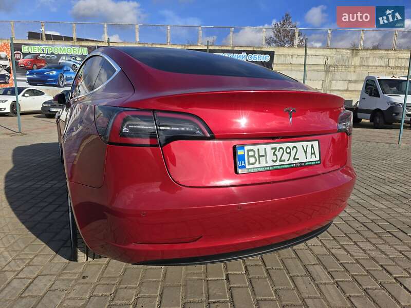 Седан Tesla Model 3 2020 в Одесі