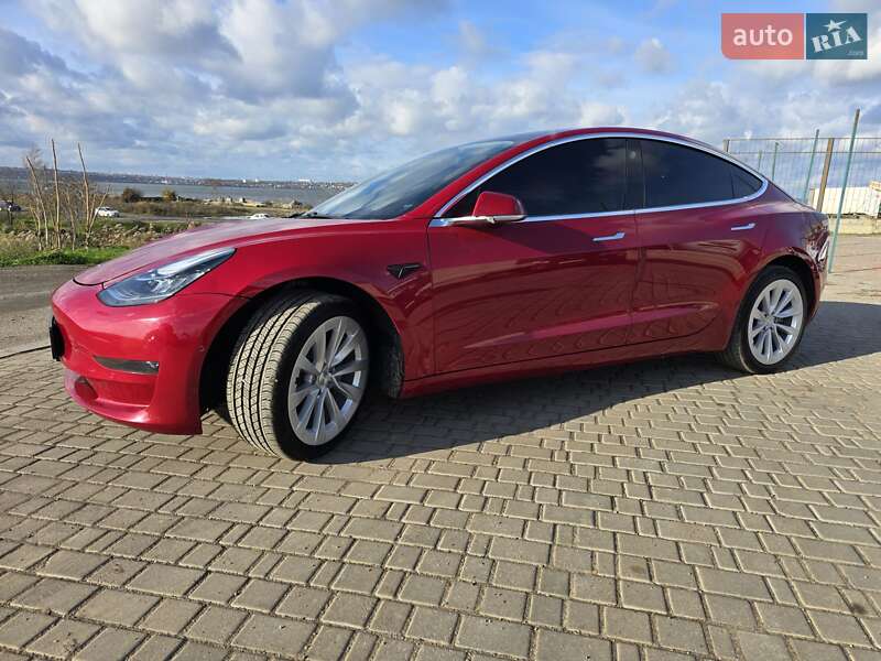 Седан Tesla Model 3 2020 в Одесі