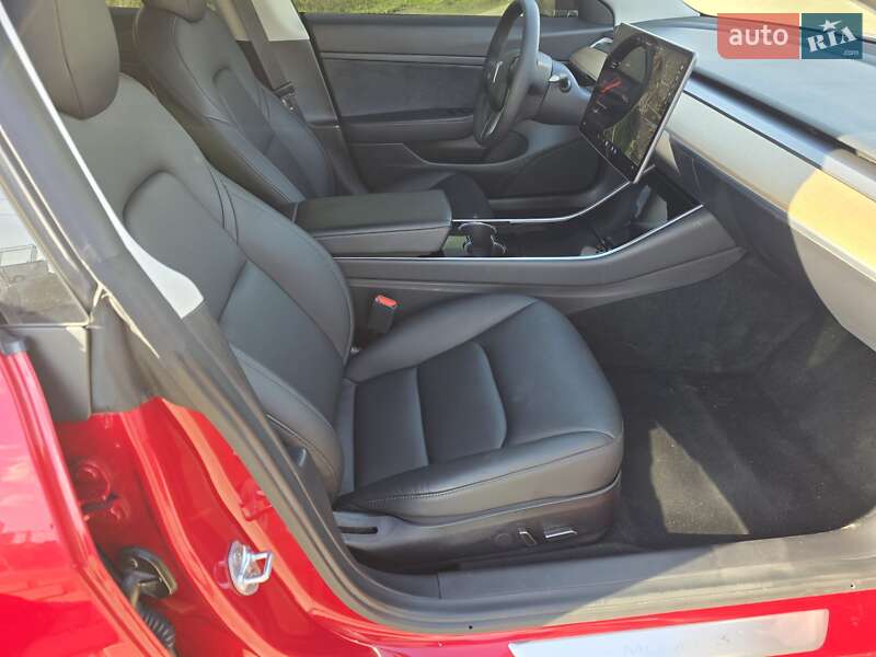 Седан Tesla Model 3 2020 в Одесі