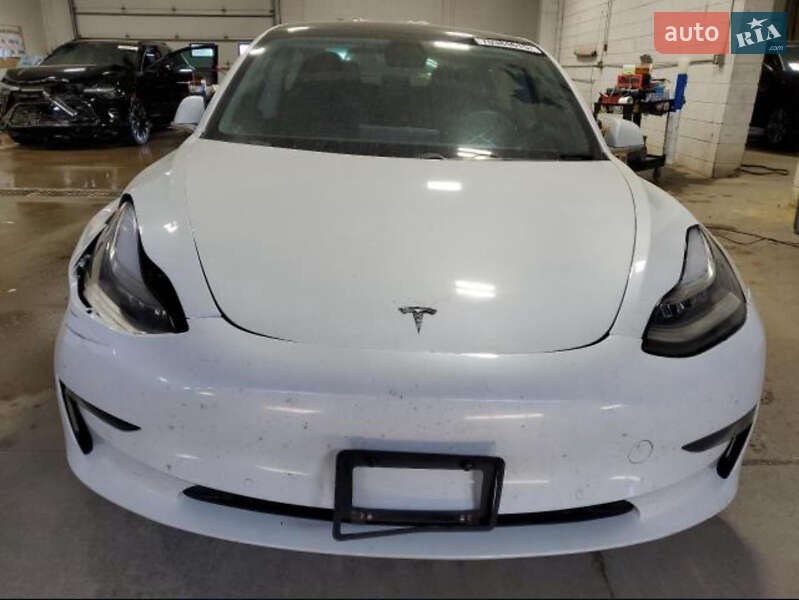 Седан Tesla Model 3 2020 в Киеве фото 5 Седан Tesla Model 3 2020 в Киеве