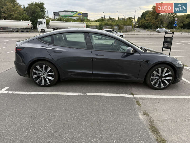 Седан Tesla Model 3 2024 в Киеве