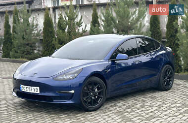 Седан Tesla Model 3 2021 в Львове