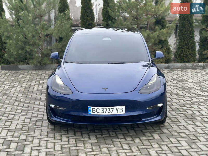 Седан Tesla Model 3 2021 в Львові