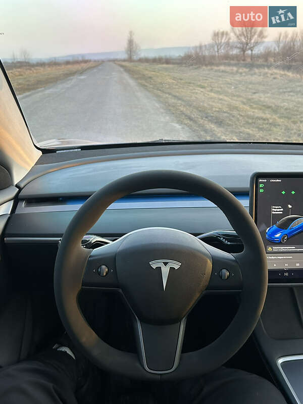 Седан Tesla Model 3 2021 в Львові