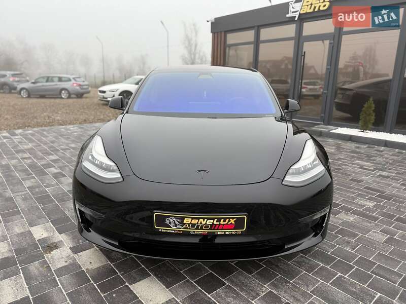 Седан Tesla Model 3 2018 в Коломые