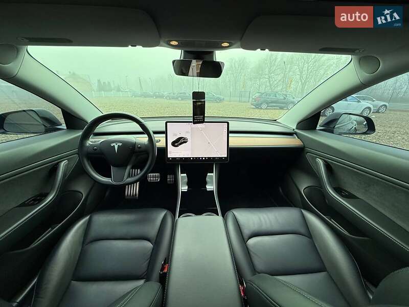 Седан Tesla Model 3 2018 в Коломые